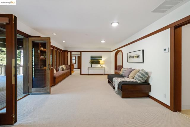 6890 Charing Cross Road, Berkeley CA: https://media.crmls.org/mediaz/bc624f83-30a4-4b01-8d01-eff6f02d770a.jpg