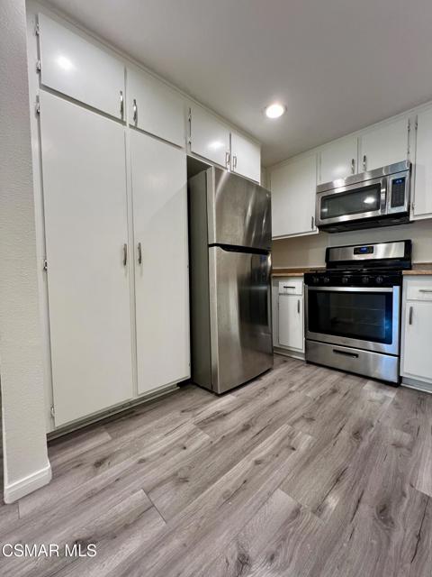 1342 Hillcrest Drive, Thousand Oaks CA: https://media.crmls.org/mediaz/bc627bcd-b74a-4766-ac65-d65e904b21a0.jpg