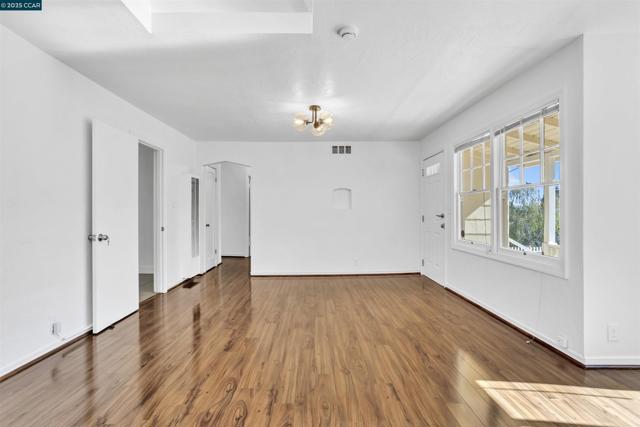 948 Jones Ave, Pinole CA: https://media.crmls.org/mediaz/bc631e05-23a9-42a4-ac3d-2a6dc09b51f6.jpg