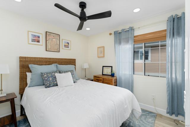 579 Hygeia Ave, Encinitas CA: https://media.crmls.org/mediaz/bc632459-a7fc-4a6d-8c13-59d846bbfd12.jpg