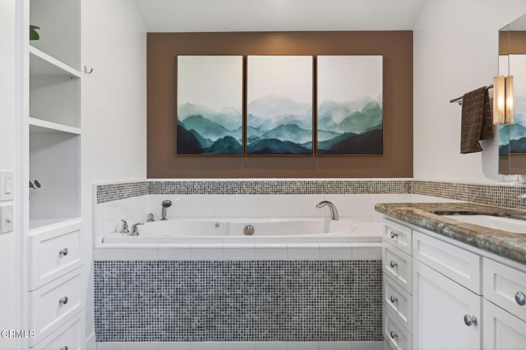 https://media.crmls.org/mediaz/bc6396c8-4053-4110-b33c-1c83f303b62f.jpg?preset=X-Large