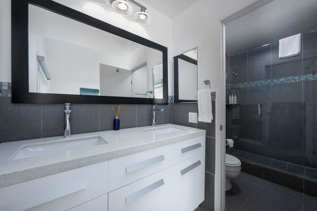913 Arroyo Vista Drive, Palm Springs, CA 92264