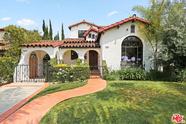 1618 S Durango Avenue, Los Angeles CA: https://media.crmls.org/mediaz/bc66cbba-3ae9-4e45-95f9-abed36b6429d.jpg