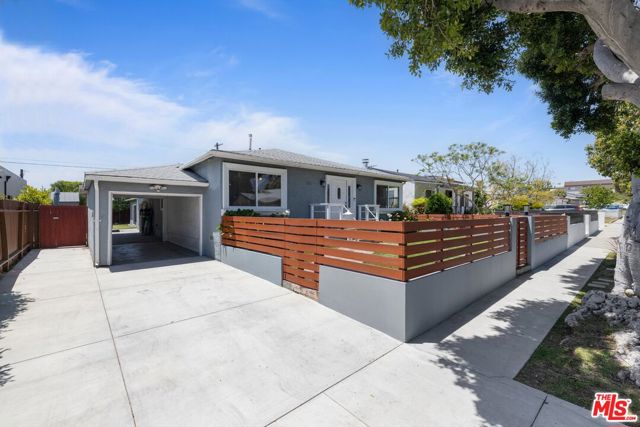 3551 S Bentley Avenue, Los Angeles CA: https://media.crmls.org/mediaz/bc66f98e-02b0-485c-b223-a89034927aaa.jpg