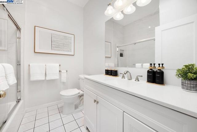 300 Somerset St, San Francisco CA: https://media.crmls.org/mediaz/bc670469-90d0-4330-bdc5-ad3478efed47.jpg