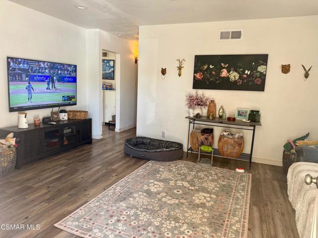 823 Calle Margarita, Thousand Oaks CA: https://media.crmls.org/mediaz/bc675737-4d19-4afa-a531-ad821492a273.jpg