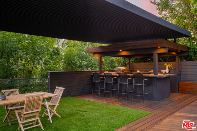8021 Floral Avenue, Los Angeles CA: https://media.crmls.org/mediaz/bc676568-ab7c-4ae0-a4a4-9137e169cb50.jpg