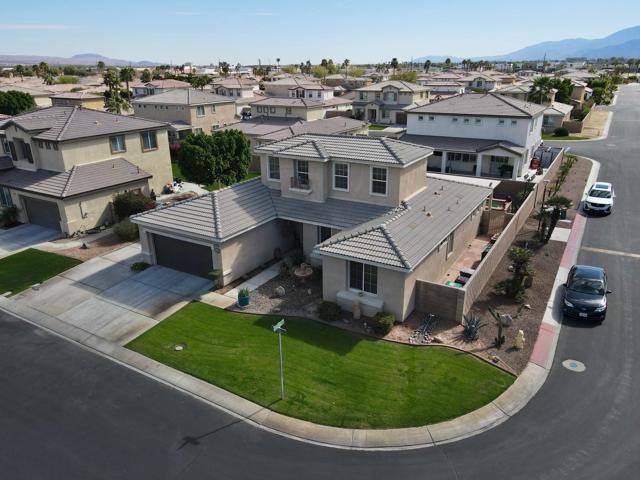 82549 Tivoli Court, Indio CA: https://media.crmls.org/mediaz/bc679493-08a0-4f29-9f1a-6985918feb13.jpg