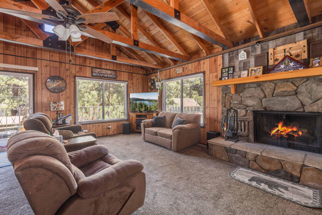 308 W Rainbow Boulevard, Big Bear CA: https://media.crmls.org/mediaz/bc686e8b-ad91-4891-bb20-d87f4f2799ef.jpg
