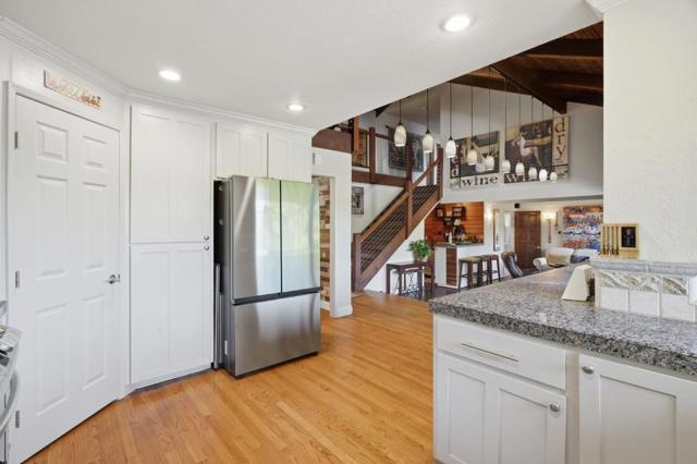 Image 11 of 41 For 17200 Holiday Drive