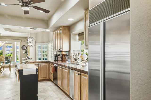 47295 Via Koron, La Quinta CA: https://media.crmls.org/mediaz/bc68d5be-eb4b-4fb9-b856-c75c82004b06.jpg