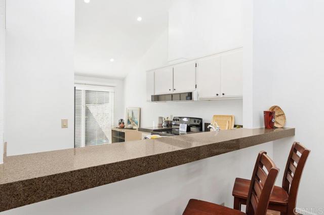 Detail Gallery Image 16 of 43 For 1813 Wilton Rd., Encinitas,  CA 92024 - 2 Beds | 2 Baths