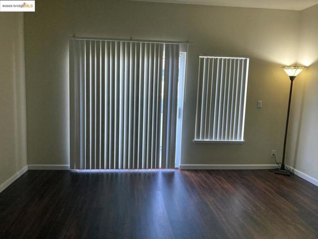 297 Tradewinds DR, San Jose CA: https://media.crmls.org/mediaz/bc69976c-b508-4538-a803-a2a0b6136656.jpg