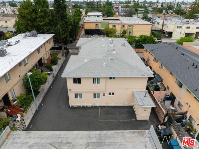 6934 Hinds Avenue, North Hollywood CA: https://media.crmls.org/mediaz/bc6a01bd-ae63-4222-8ba3-5850b48dadab.jpg