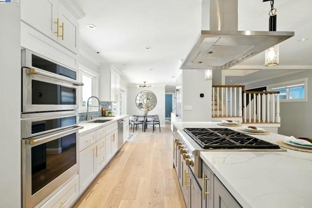 9658 Broadmoor Dr, San Ramon CA: https://media.crmls.org/mediaz/bc6a321f-9552-4390-aa18-90ae771deadc.jpg