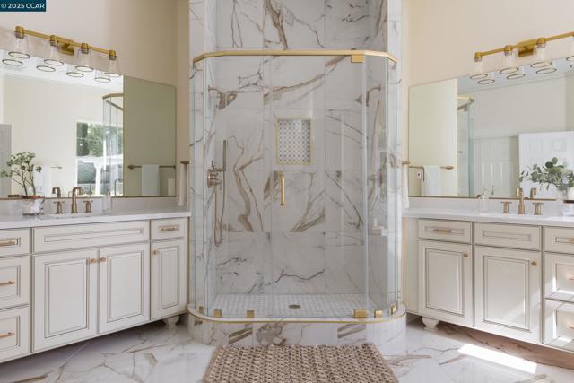 5427 Blackhawk Dr, Danville CA: https://media.crmls.org/mediaz/bc6adefc-5acb-4def-8c5f-245997e74e84.jpg