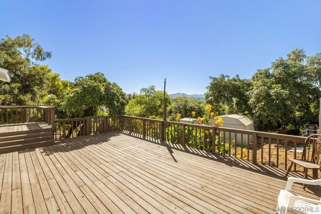 8545 Gardena Rd, Lakeside CA: https://media.crmls.org/mediaz/bc6c88c9-9b69-42d8-a689-f646702ec79a.jpg