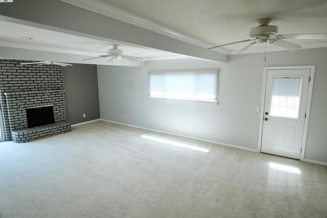 334 Oxford Street, Hayward CA: https://media.crmls.org/mediaz/bc6cab01-a519-4715-93e2-2350835968a9.jpg