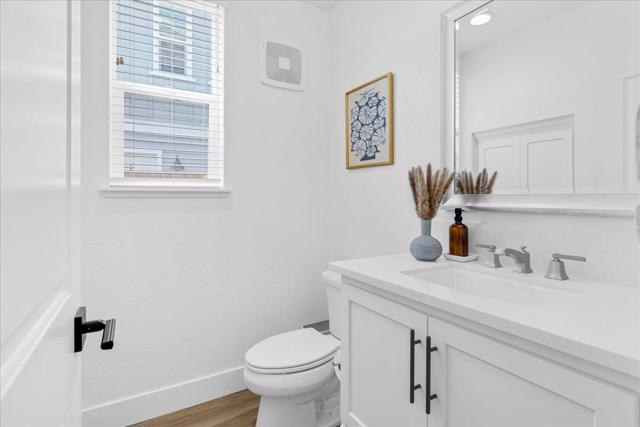 273 Skyview Drive, Marina CA: https://media.crmls.org/mediaz/bc6d58aa-4209-4cb5-a74e-92b25c9a6d78.jpg