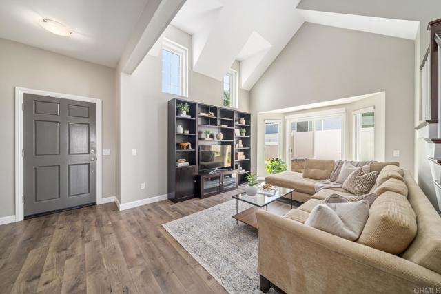 4507 Carnaby Court, Carlsbad CA: https://media.crmls.org/mediaz/bc6d6aae-489b-44ce-8336-cf8581d5dc52.jpg