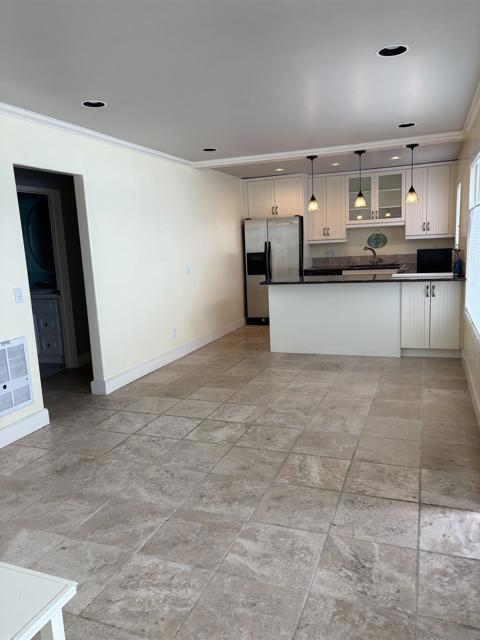 1460 Seacoast, Imperial Beach CA: https://media.crmls.org/mediaz/bc6dda35-82be-4e20-b1b2-bd63ca3ac90e.jpg