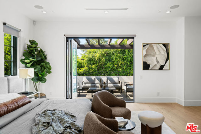 741 N Vista Street, Los Angeles CA: https://media.crmls.org/mediaz/bc6e0cd6-44a7-4137-80bf-770d51ae175e.jpg