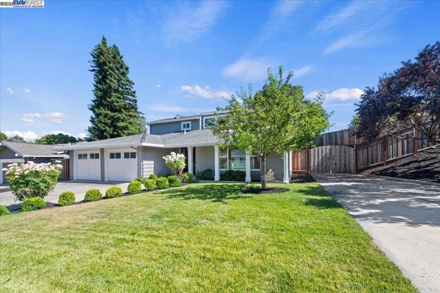 103 Baldwin Dr, Danville CA: https://media.crmls.org/mediaz/bc6fe105-1912-41e5-8b43-378cb18f0fa9.jpg