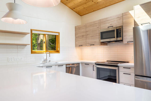 24718 Fern Valley Road, Idyllwild CA: https://media.crmls.org/mediaz/bc702083-65bf-4ed6-8f8f-48430a5e1cd4.jpg