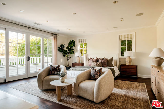 2248 Kelton Avenue, Los Angeles CA: https://media.crmls.org/mediaz/bc70da6e-32e0-48d0-b13a-2d724b7f5a03.jpg