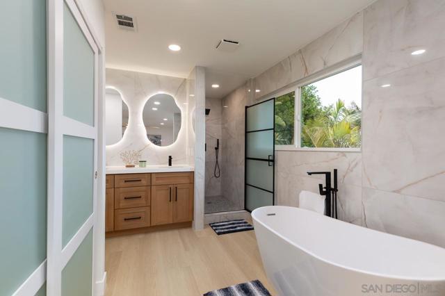 460 Chinquapin Ave., Carlsbad CA: https://media.crmls.org/mediaz/bc72499f-6cf4-4550-8c5c-7a110090a924.jpg
