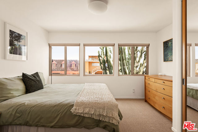 6624 Vista Del Mar, Playa del Rey CA: https://media.crmls.org/mediaz/bc725947-903d-4299-86d5-66c00fb15f06.jpg