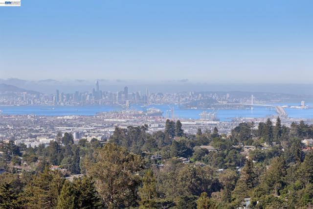 6801 ARMOUR DRIVE, Oakland CA: https://media.crmls.org/mediaz/bc725dde-7d2d-4162-bc01-075f4394a822.jpg