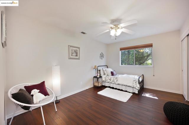 3196 Sudbury RD, Cameron Park CA: https://media.crmls.org/mediaz/bc72b06e-7c63-4516-b06a-630b73a065ee.jpg