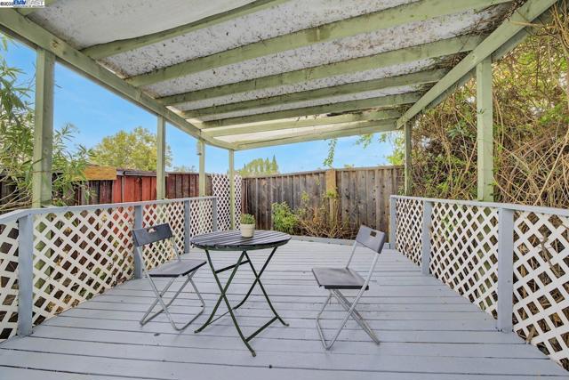 1618 Putnam St, Antioch CA: https://media.crmls.org/mediaz/bc72b74b-dd2b-497a-9ee9-dbebdcc0b198.jpg