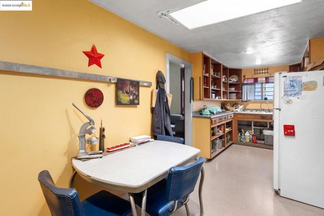 2331 San Pablo Ave, Berkeley CA: https://media.crmls.org/mediaz/bc72d27b-b7c9-444c-b734-a1699c60686c.jpg