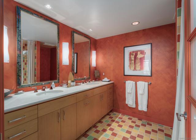 700 W Harbor Dr, San Diego CA: https://media.crmls.org/mediaz/bc730f82-e28b-42e8-9070-cbb48f5fd3b1.jpg