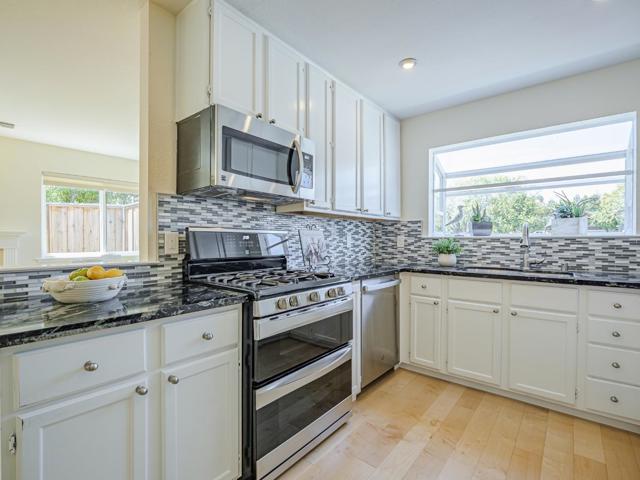 1331 Leila Court, Santa Cruz CA: https://media.crmls.org/mediaz/bc7397ab-0954-40ce-b084-4322ad3ee313.jpg