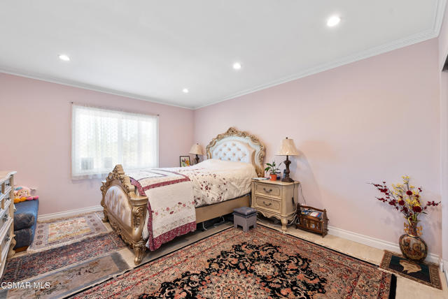 4148 Camino De La Cumbre, Sherman Oaks CA: https://media.crmls.org/mediaz/bc73ae02-001b-4787-94bf-ae94890a9fac.jpg