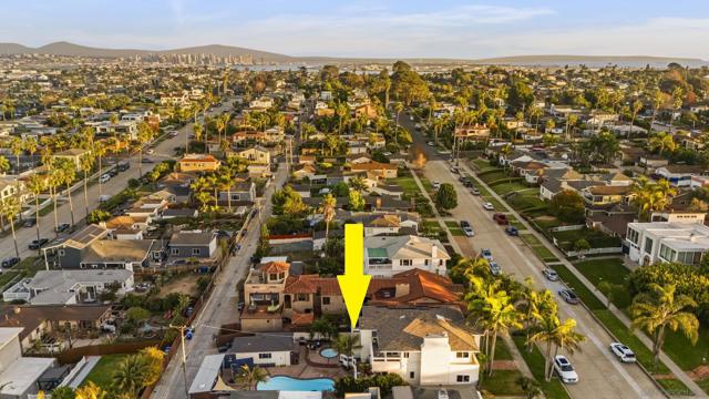 4474 Niagara Ave, San Diego CA: https://media.crmls.org/mediaz/bc73b34a-25ac-484d-b72a-2fade0bfcfbf.jpg