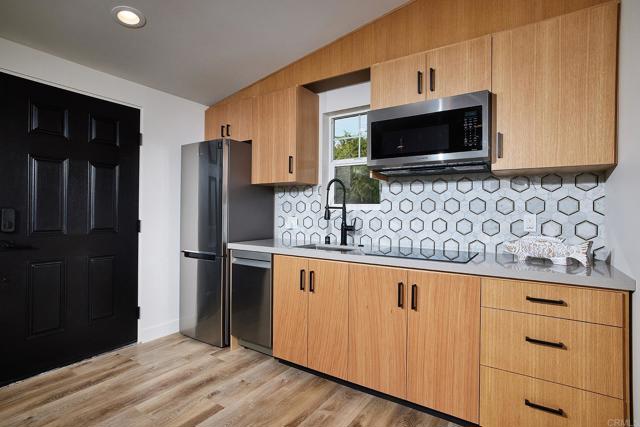 177 N Vulcan Avenue, Encinitas CA: https://media.crmls.org/mediaz/bc73f4f9-6c4d-44bb-bb8f-3ff6976b0142.jpg