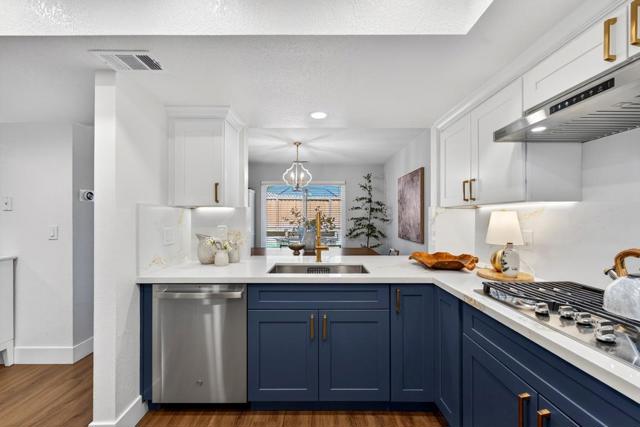 890 Oak Park Drive, Morgan Hill CA: https://media.crmls.org/mediaz/bc754ad3-618a-42ea-90a0-49d830d531d4.jpg