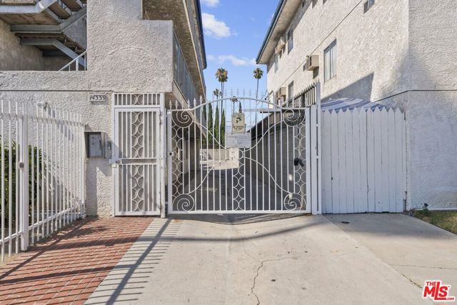 14333 Haynes Street, Van Nuys CA: https://media.crmls.org/mediaz/bc75a56e-a83b-49f6-bae1-2f7fec85e8cf.jpg