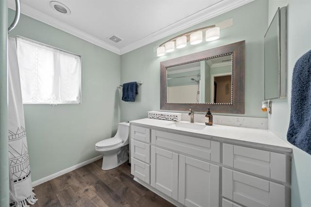 1312 Summer Ct, Vista CA: https://media.crmls.org/mediaz/bc75ae3f-04b0-4f5f-bda6-18b1f1554bef.jpg