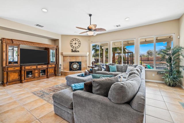 Image 28 of 71 For 80445 Paria Way