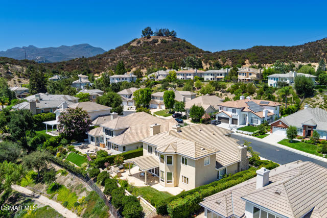 1624 Bushgrove Court, Lake Sherwood CA: https://media.crmls.org/mediaz/bc75fc43-d466-4e2e-966f-90f399592169.jpg