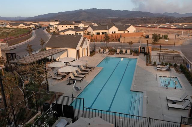 Detail Gallery Image 9 of 13 For 1770 Camino Strava #1,  Chula Vista,  CA 91913 - 2 Beds | 2 Baths