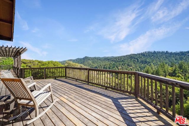 20799 Highway 128, Yorkville CA: https://media.crmls.org/mediaz/bc76f2f7-1b5a-45d5-b1a2-9037925bda25.jpg