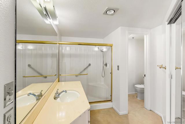 4016 Gresham St, San Diego CA: https://media.crmls.org/mediaz/bc770f4e-e863-472e-a3c7-1d30a28dc279.jpg