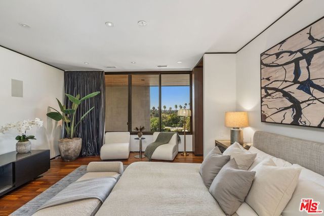 1005 Elden Way, Beverly Hills CA: https://media.crmls.org/mediaz/bc7747fd-a079-4653-bb5a-68fe110ba3d9.jpg