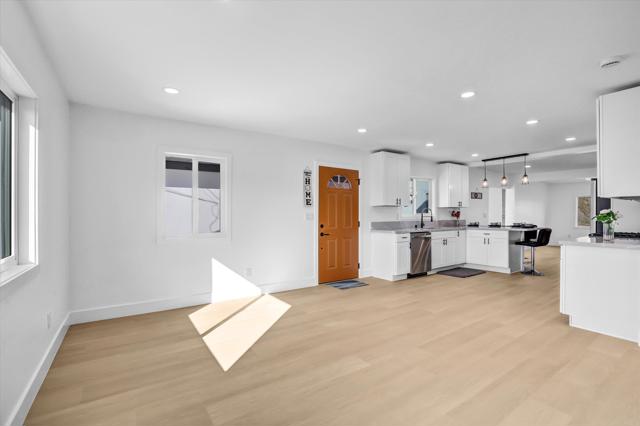 Detail Gallery Image 15 of 43 For 323 S 65th St, –,  CA 92114 - 3 Beds | 2 Baths